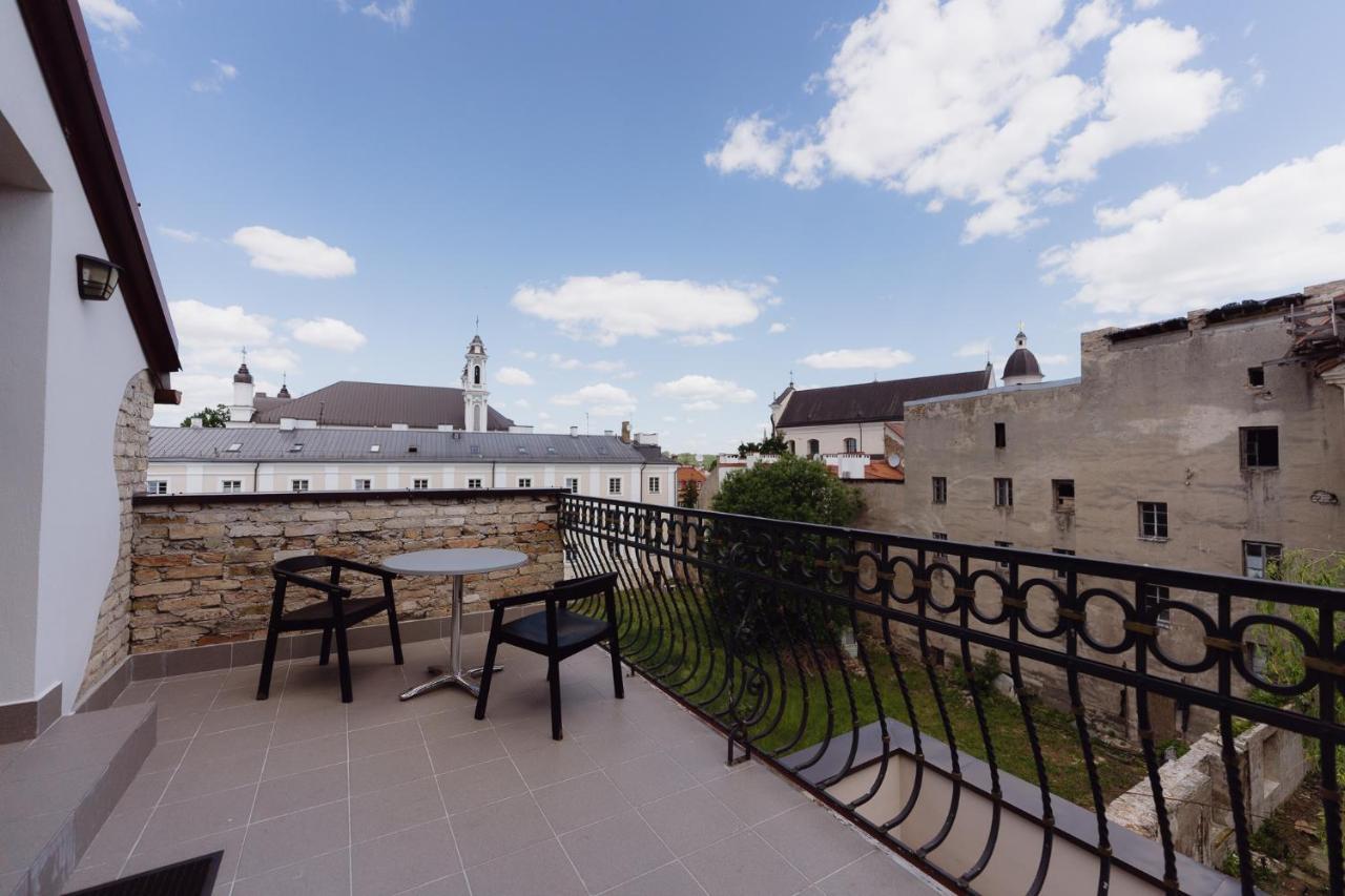 Moon Garden Old Town Hotel Аеропорт Вільнюс Екстер'єр фото