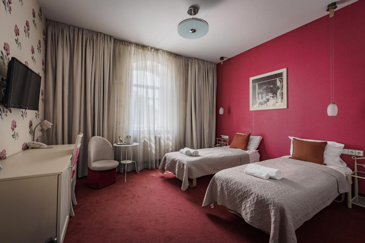 Moon Garden Old Town Hotel Аеропорт Вільнюс Екстер'єр фото