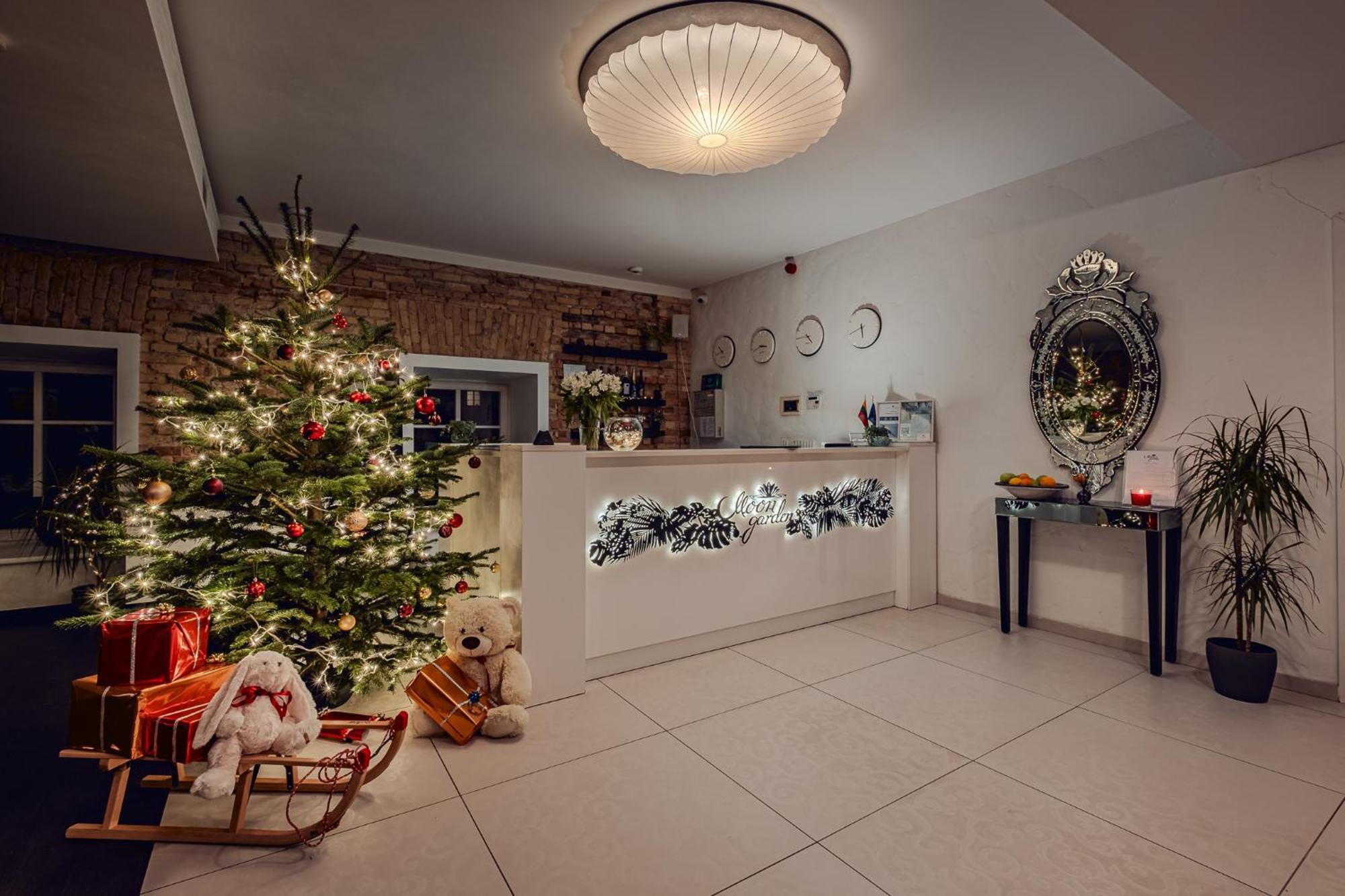 Moon Garden Old Town Hotel Аеропорт Вільнюс Екстер'єр фото