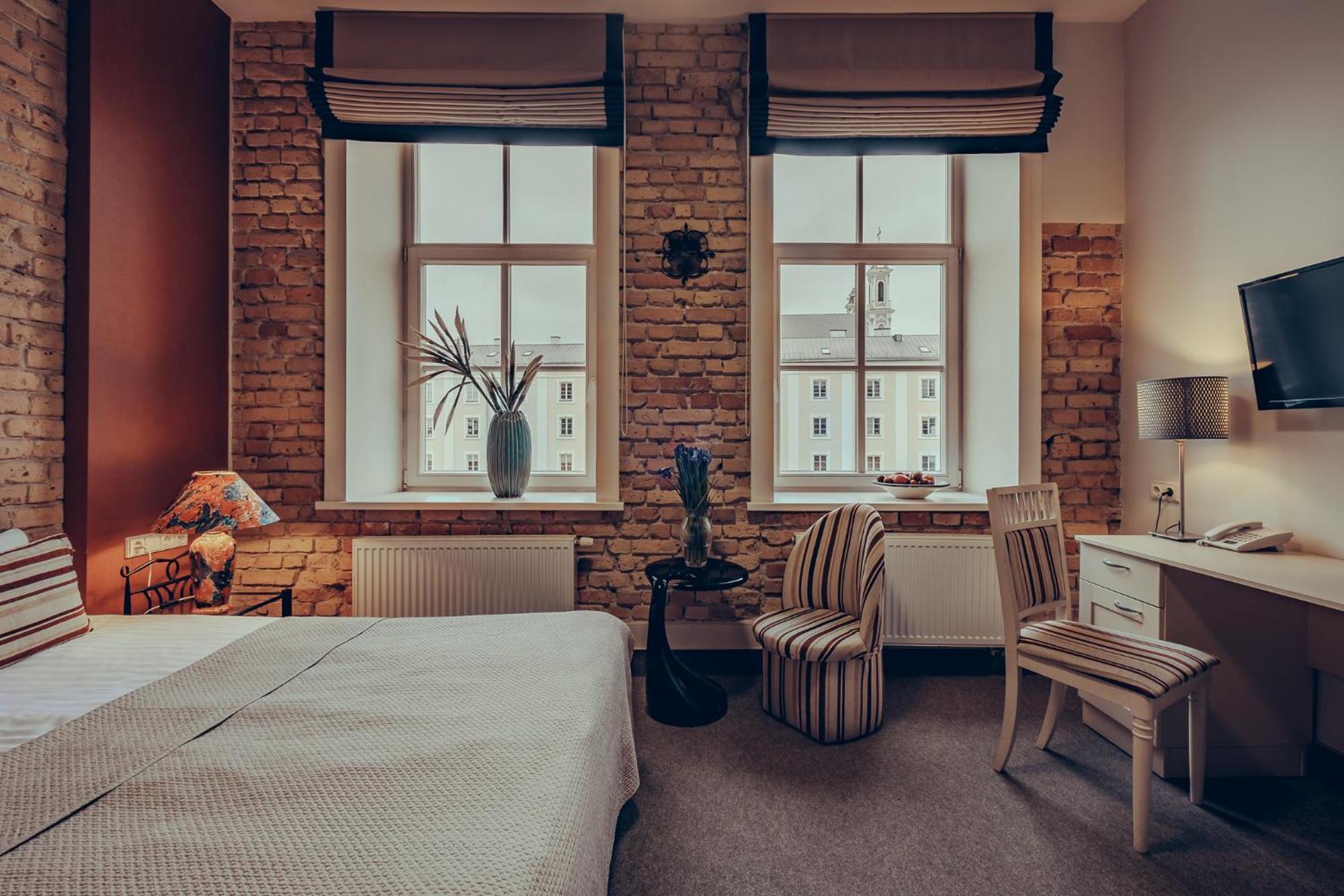 Moon Garden Old Town Hotel Аеропорт Вільнюс Екстер'єр фото